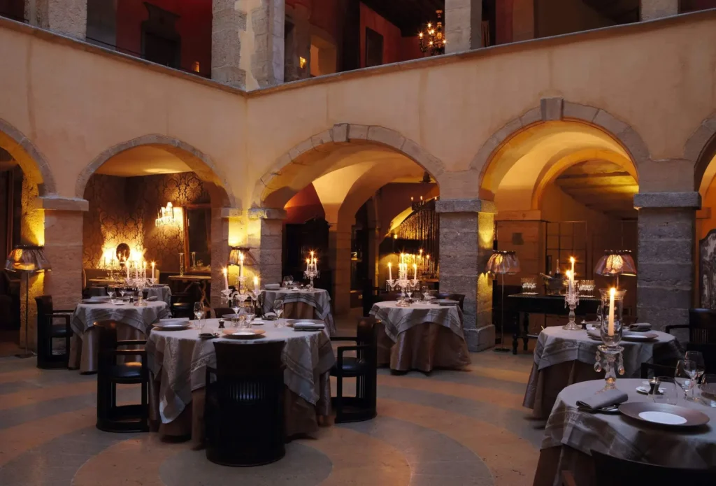 The restaurant at the Cour de Loges in Lyon