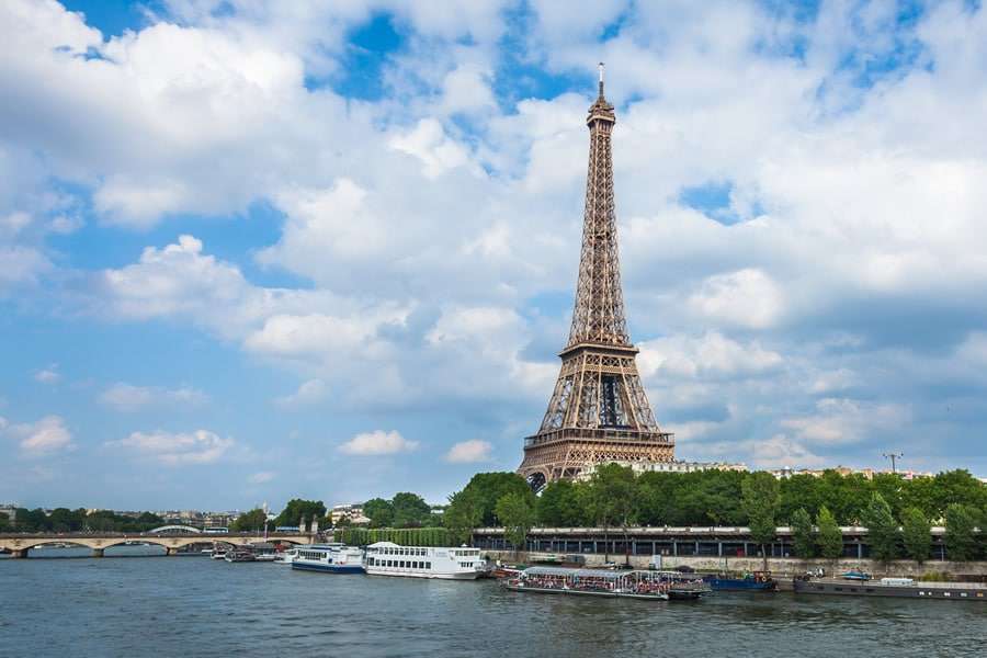 Vedettes de Paris - Seine River Cruise: Get to know Paris with a one-hour Seine River Cruise