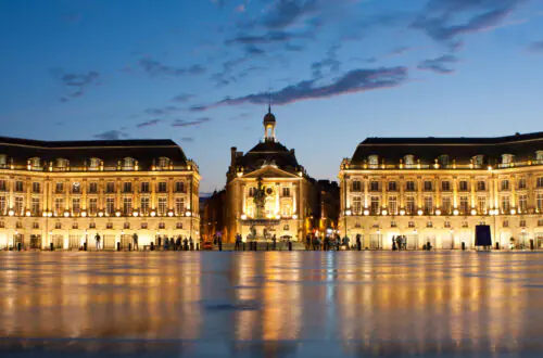 Place de la Bourse reflected in the Miroir d'eau in Bordeaux