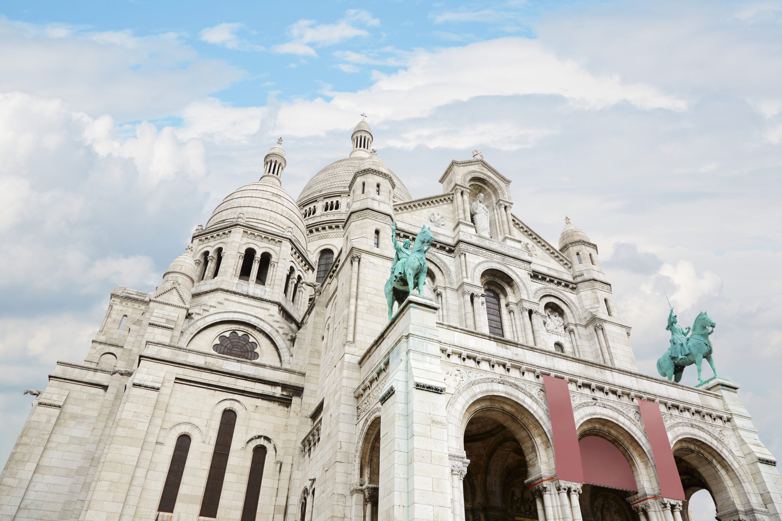 Sacr&eacute;-C&oelig;ur at the top of Montmartre