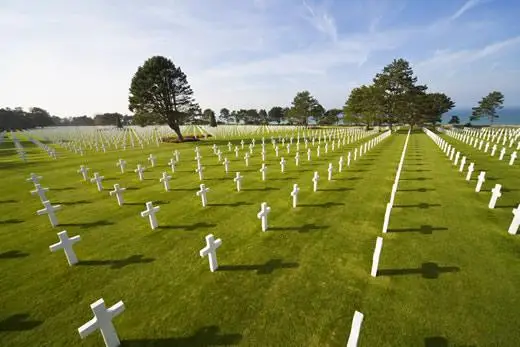 Private Normandy D-Day Tour: American soldiers buried at the American military cemetery at Colleville-sur-Mer.