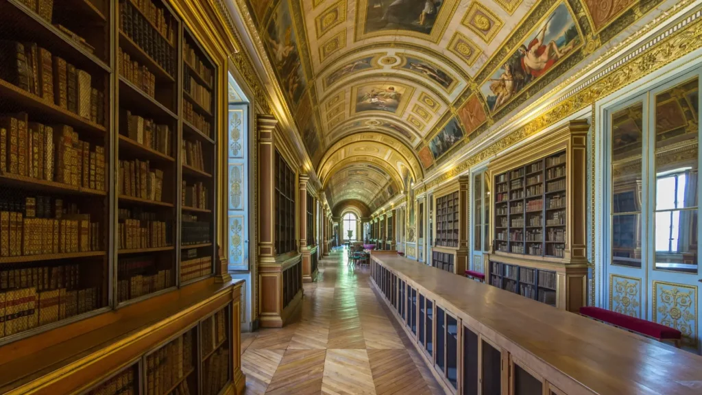 The library at Chateau de Fontainebleau