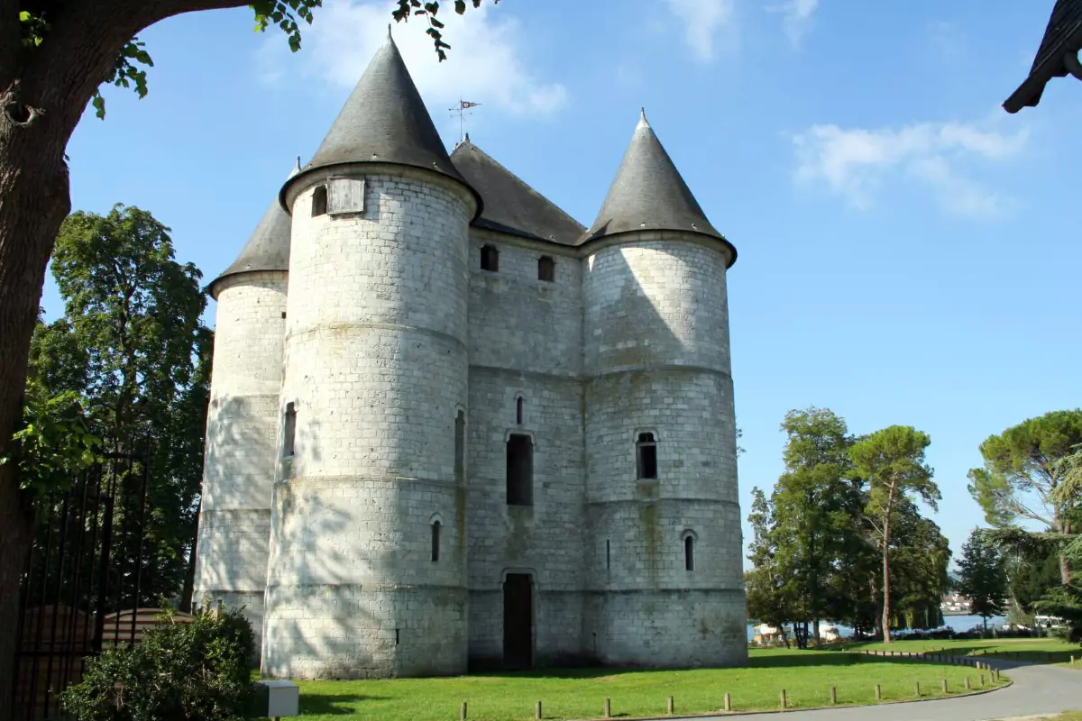 The Le Chateau des Tourelles, built in 1196