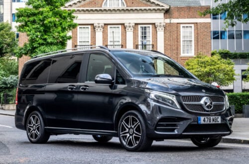 Private Paris airport transfer vehicle