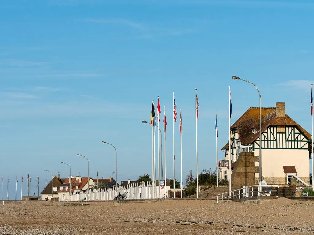 Private Canadian D-Day Tour from Paris.