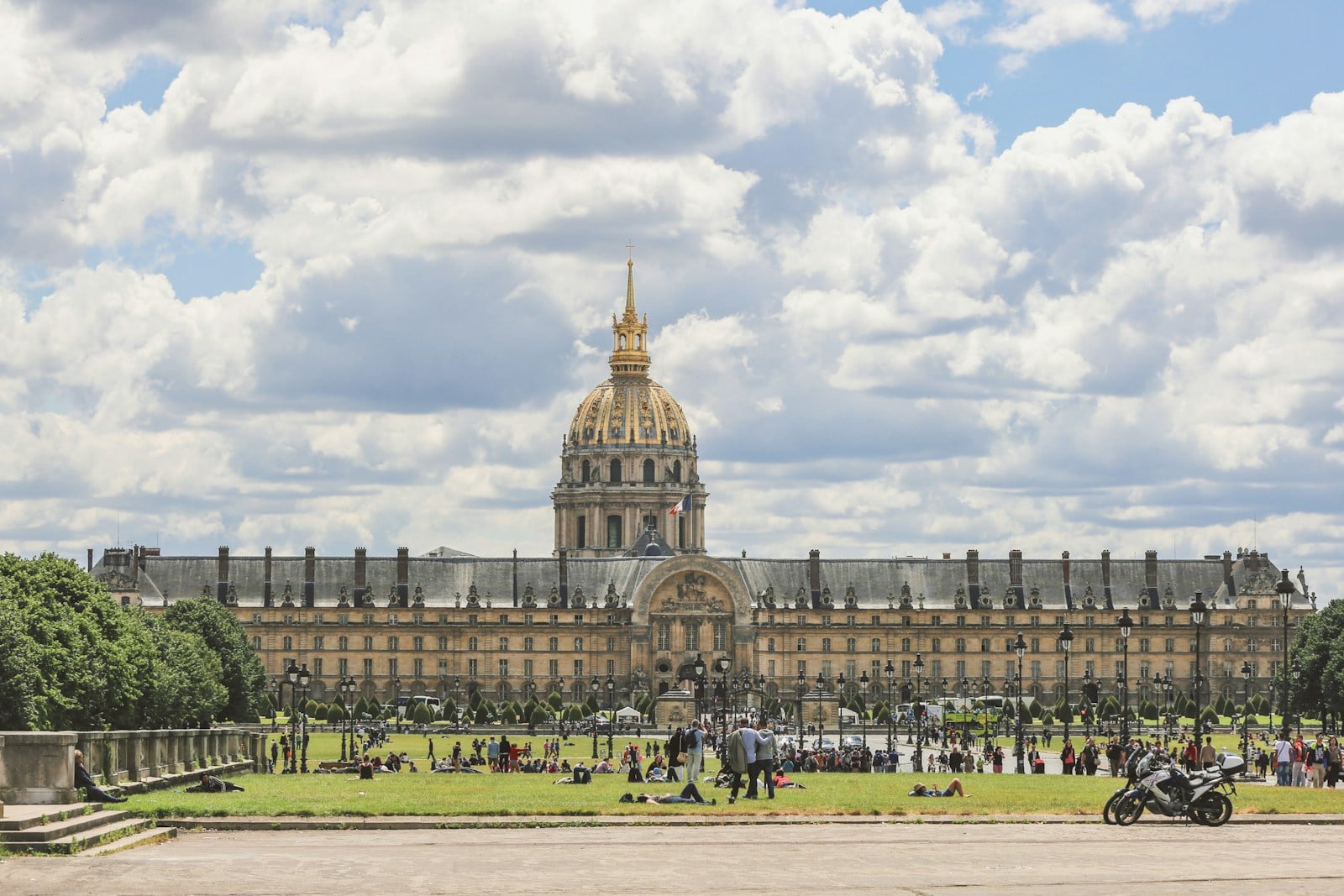 The H&ocirc;tel des Invalides and its gold dome seen from the Esplanade